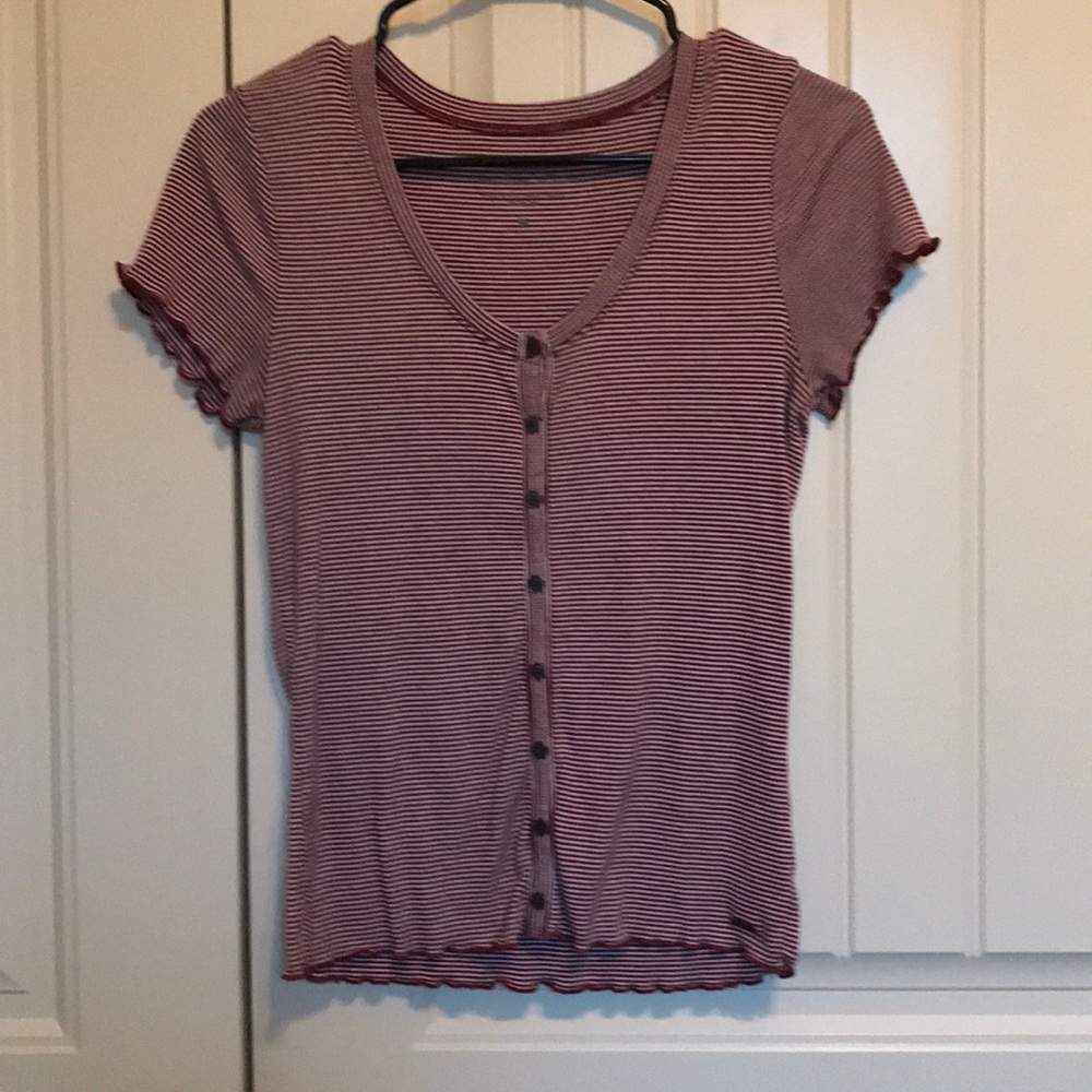 NWOT//Gorgeous Hollister Tee🥀